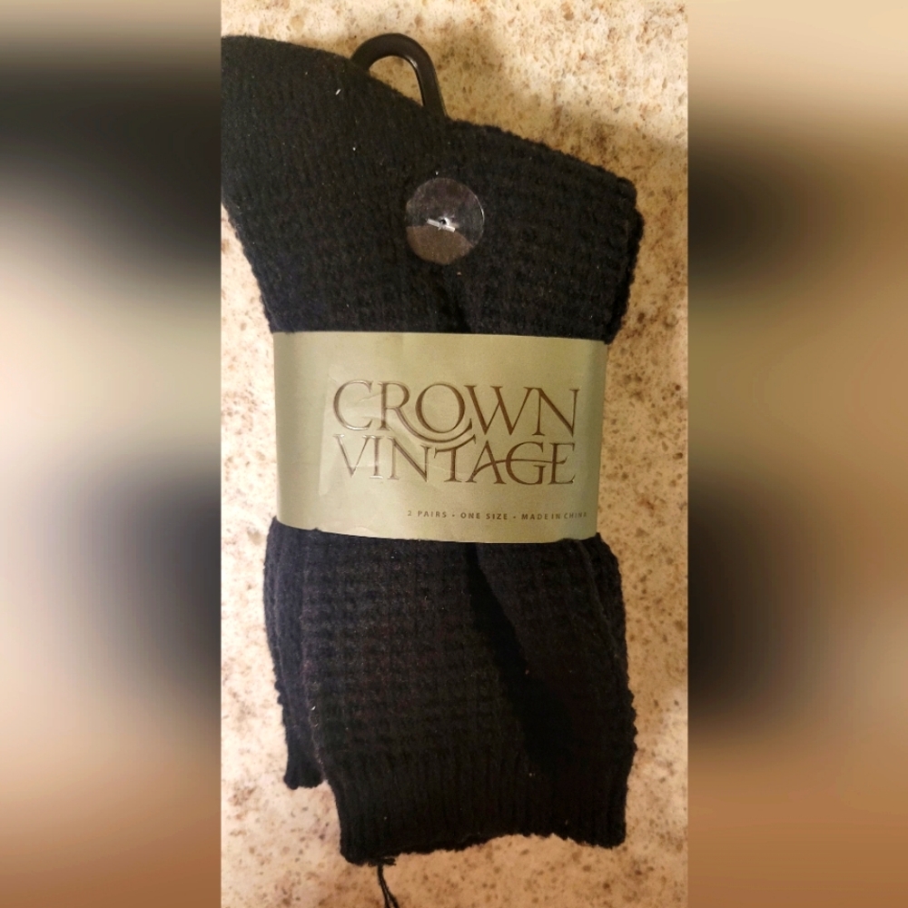 2 Pair Women's Crown Vintage Crew Style Black Socks. Size 9-11. NWT